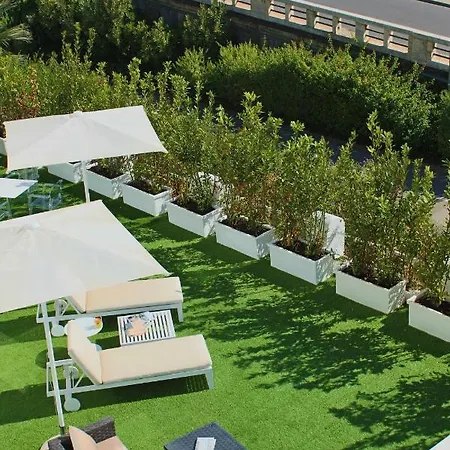 Luxury Hotel 3*