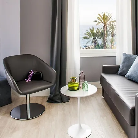 Luxury Hotel