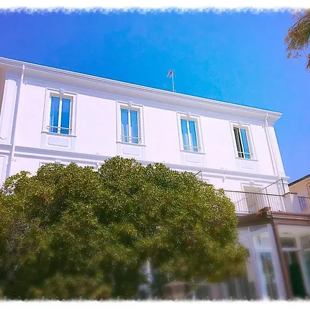 Hotel Luxury 3*