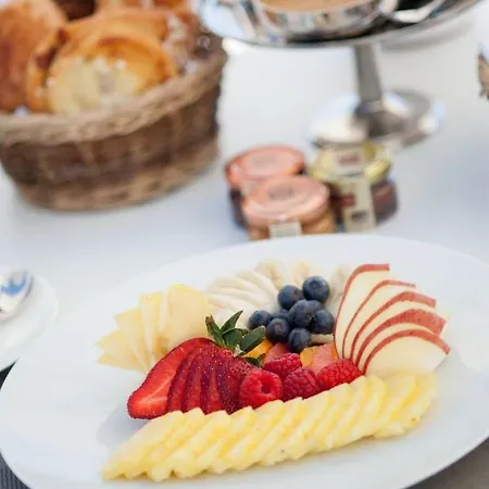 Luxury Hotel 3*
