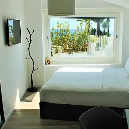 Hotell Luxury 3*